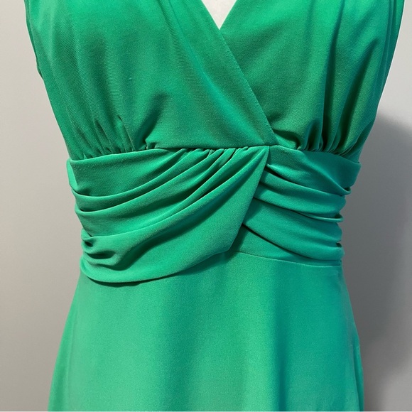 Frank Lyman V-Neck Rouched Waist Sleeveless Embroidery Accent Green Top - Picture 5 of 16